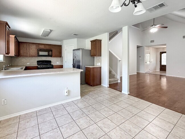 Building Photo - 165 Flagstone Trail
