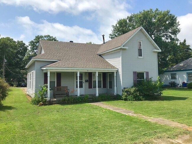 Foto del edificio - PRE-LEASING- AVAILABLE JUNE 10TH- 4 Bedroom/ 2 Bathroom Home