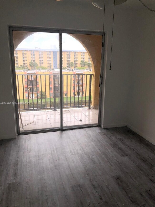 Foto del edificio - 4717 NW 7th St