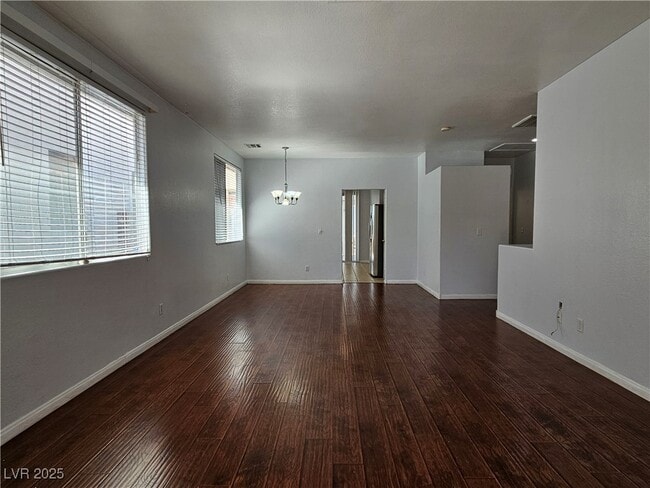 Building Photo - 8836 Kingswood Dr