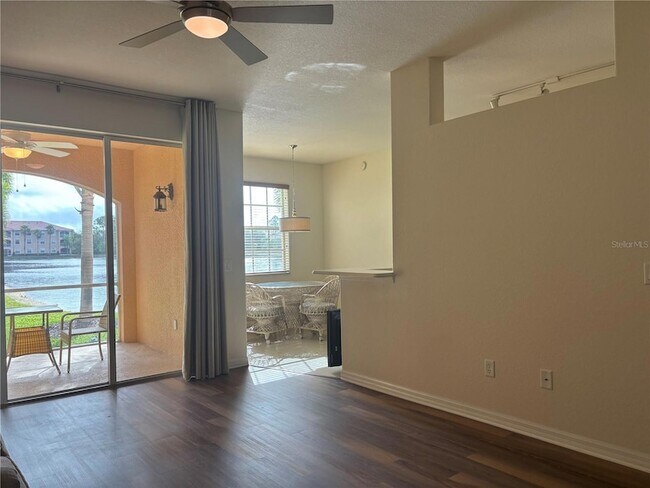 Foto del edificio - 150 L Pavia Blvd