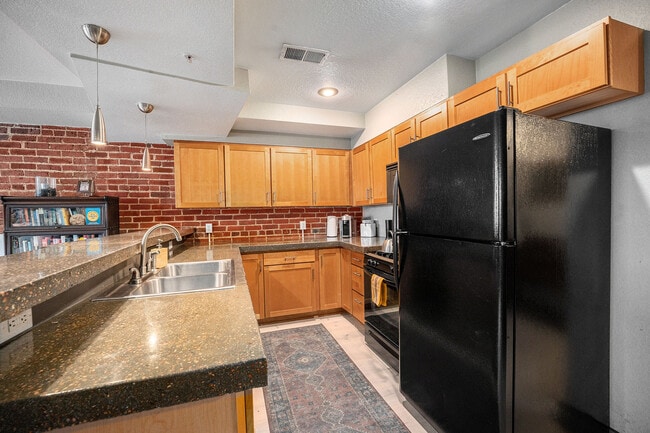 Photo - 232 N Broadway Townhome