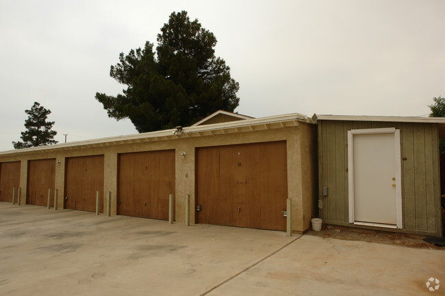 Building Photo - 15360 Sequoia Ave