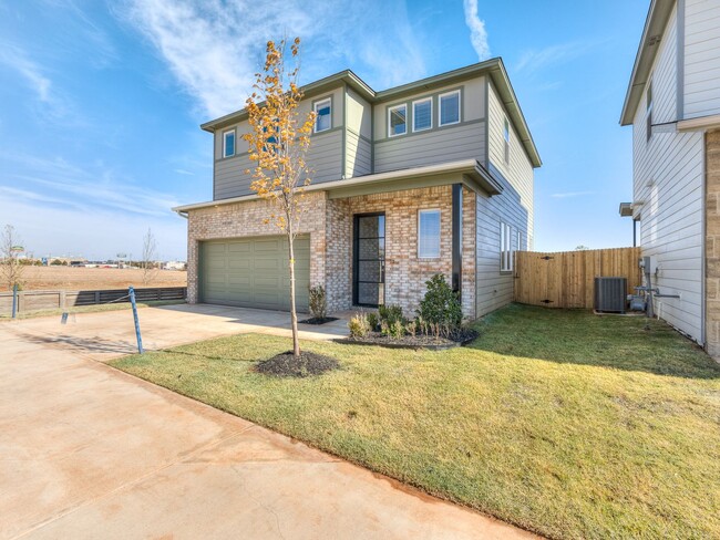 Building Photo - Beautiful New Construction Home in Edmond/...