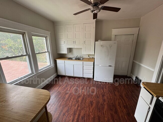 Foto del edificio - 10801-10801 Fidelity Ave