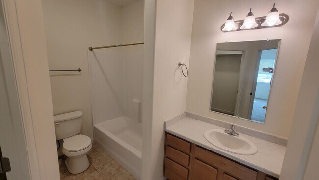 Foto del edificio - Modern Townhome with Views Near Mesa Mall