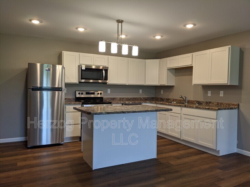 1011 30th St NW Unit Apt. 328, Willmar, MN 56201 Condo for Rent in