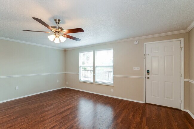 Foto del edificio - 5576 Garden Grove Cir