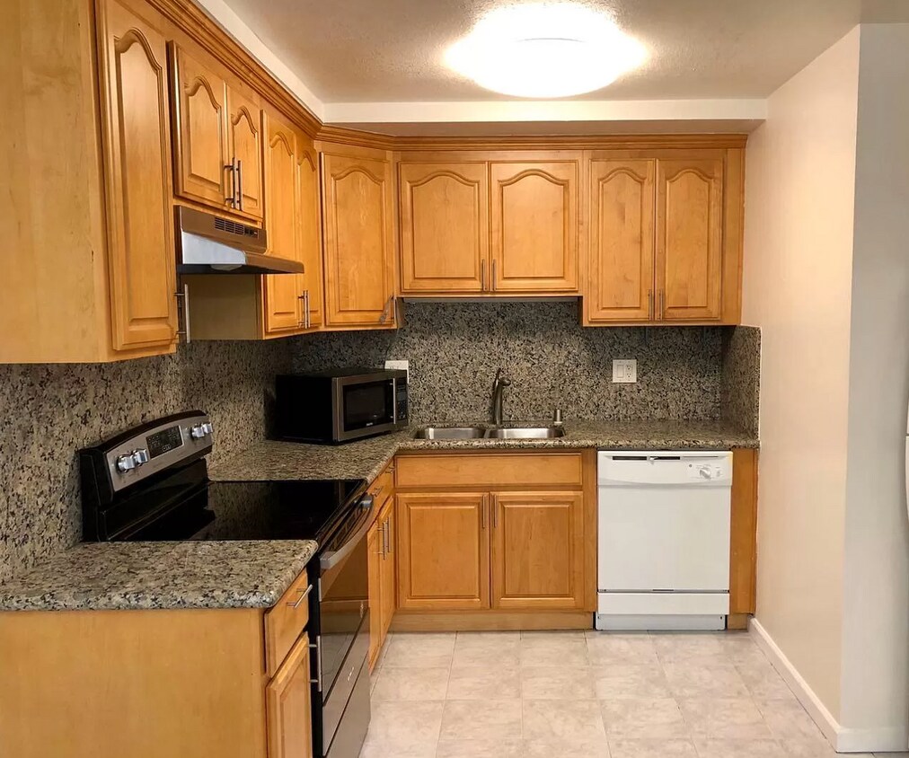 Primary Photo - 530 La Conner Dr