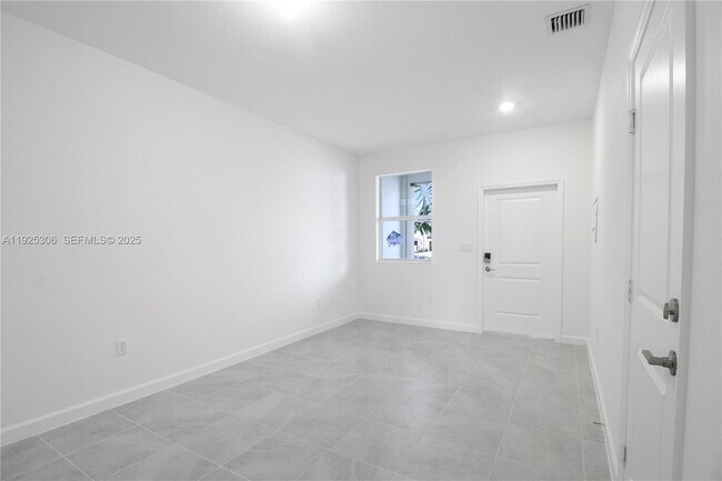 Foto del edificio - 2729 SE 25th Ave