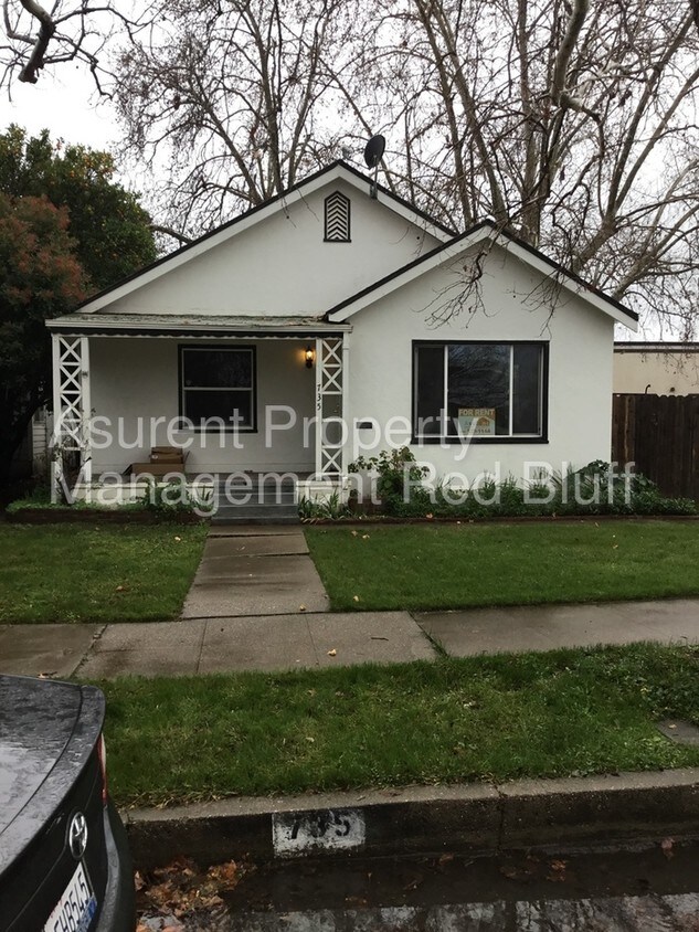 Primary Photo - 735 Lincoln St