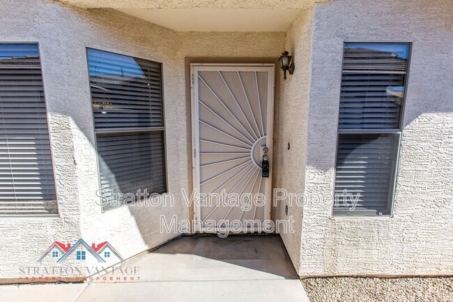 Building Photo - 12913 W Palm Ln