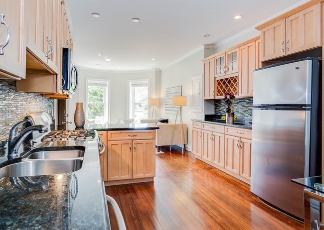 Foto del edificio - 385 Meridian St