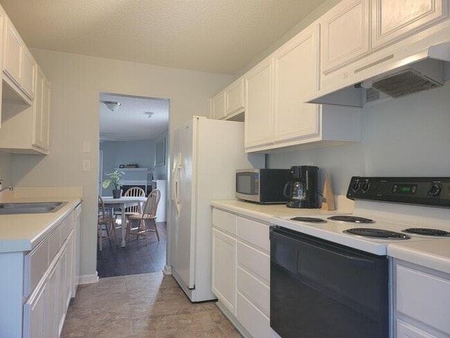 Foto del edificio - 14 Heritage Village Ln