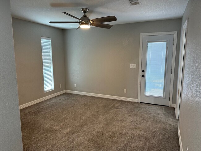 Foto del edificio - 625 Elm St