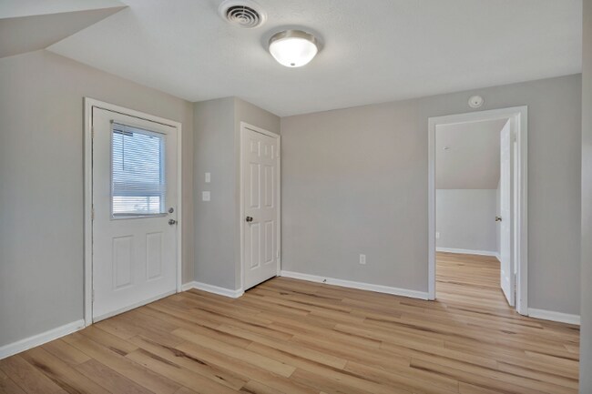 Foto del edificio - 600 Larkin Springs Rd