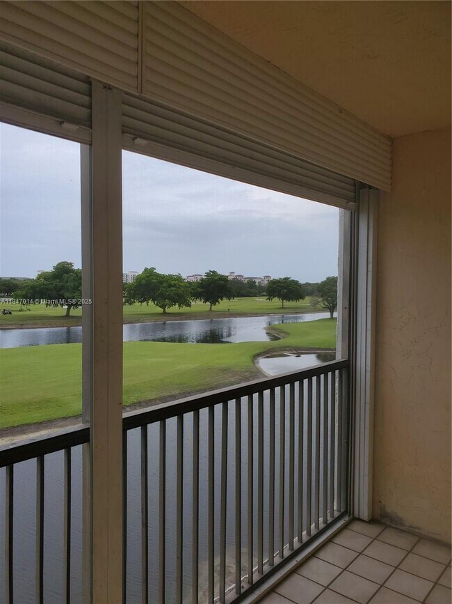 Foto del edificio - 3100 W Rolling Hills Cir