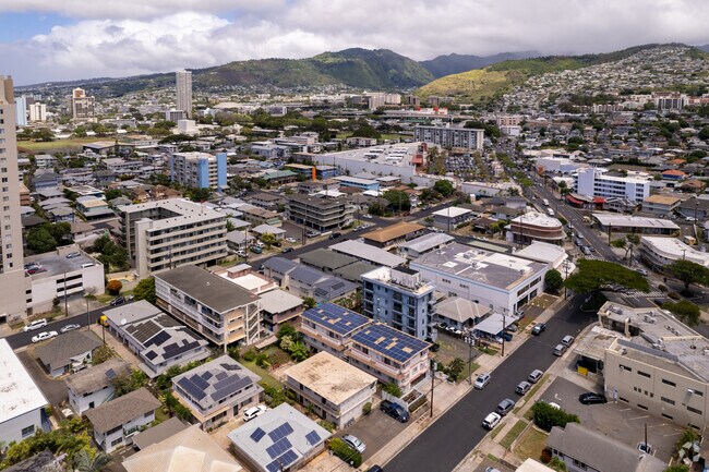 Foto aérea - 734 Palani Ave
