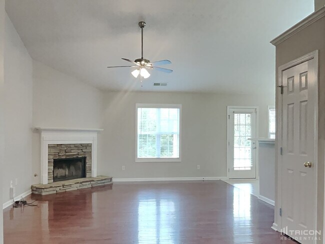Foto del edificio - 223 Overlook Ct