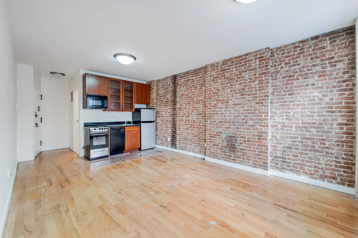 Primary Photo - 435 W 54th St