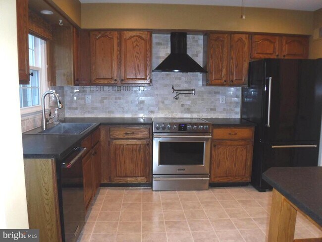 Building Photo - 8519 Forrester Blvd