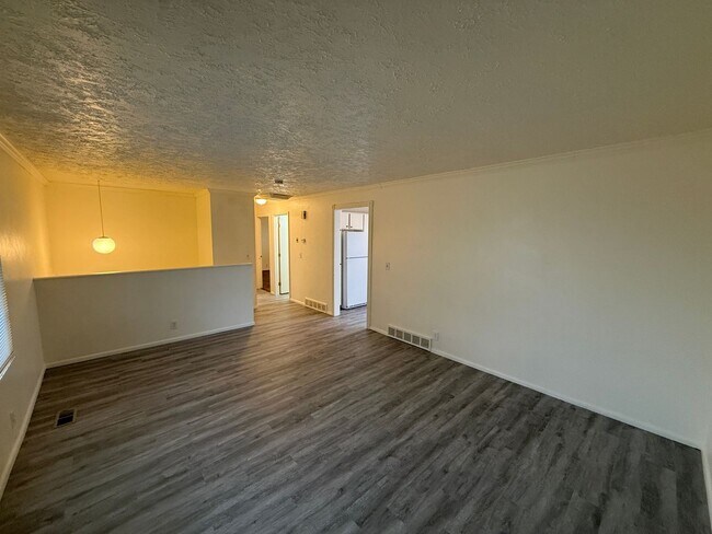 Foto del edificio - Single-Family Home In West Valley--Includes Fenced Yard!