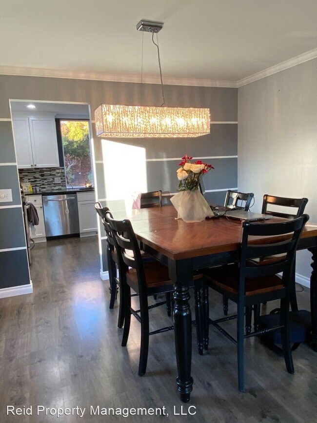 Foto del edificio - 4 br, 2.5 bath House - 2320 Dalarna Ct NE