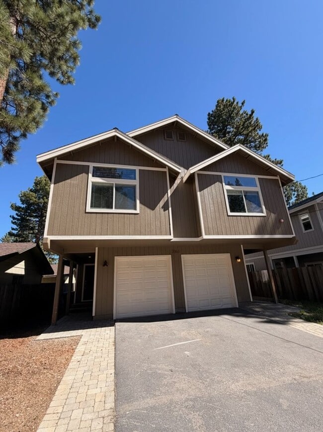 Building Photo - 3361 Treehaven Dr