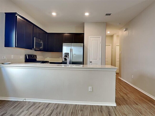 Building Photo - 217 Mica Trl
