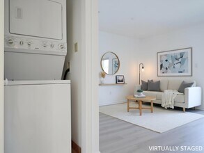 Building Photo - 605 New York Ave