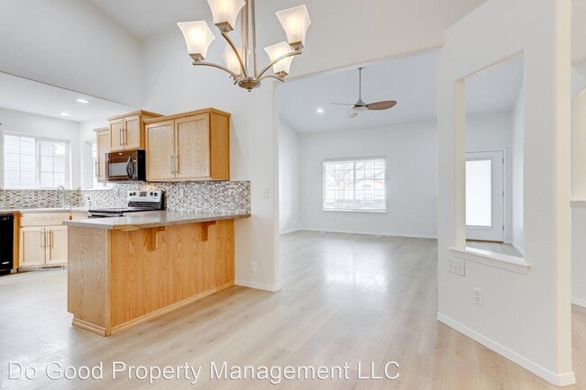 Building Photo - 3 br, 2 bath House - 14291 W Comisky Dr.