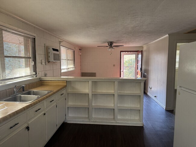 Foto del edificio - 1780 N Hl St Ext