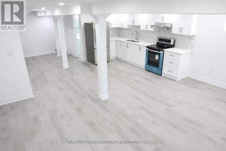Building Photo - 1627 Baggins St