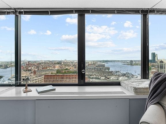 Photo - 85 E India Row Apartment