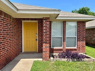 Building Photo - 327 Schumacher Dr