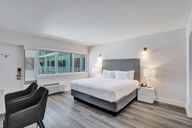 Foto del edificio - 3821 N Ocean Blvd