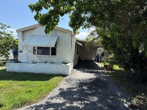 Building Photo - 3161 SW 53rd Ave