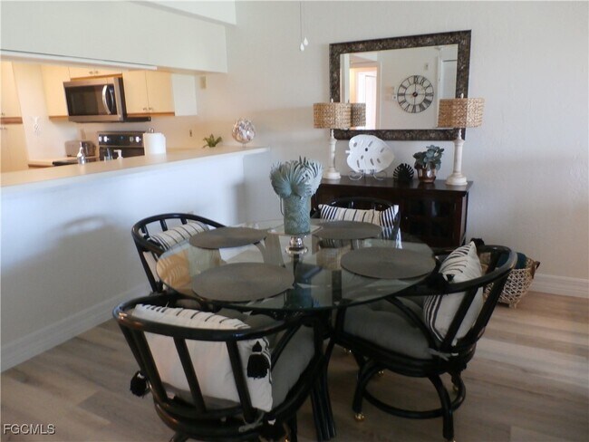 Foto del edificio - 16470 Kelly Cove Dr