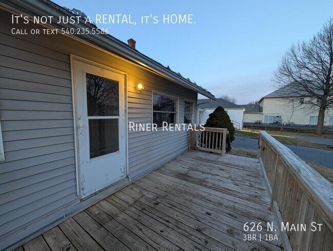 Foto del edificio - 626 N Main St