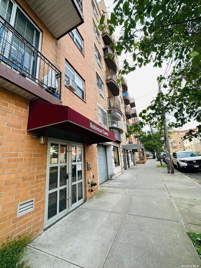 Foto del edificio - 43,18 Robinson St