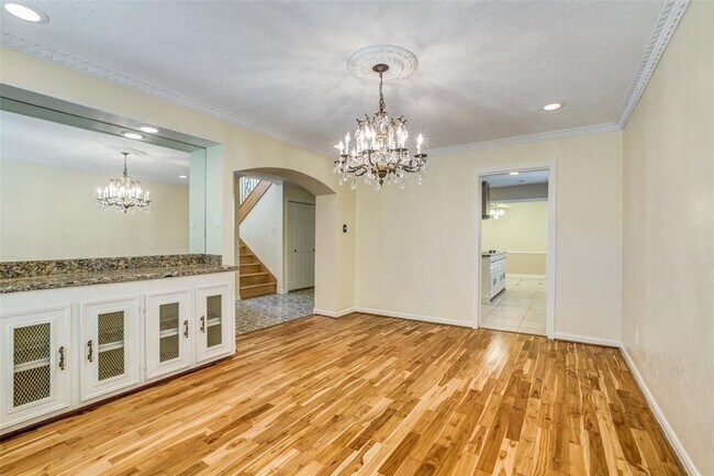 Building Photo - 626 Thicket Ln
