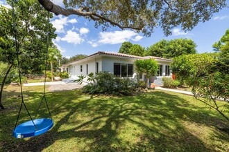 Building Photo - 801 NE 118th St