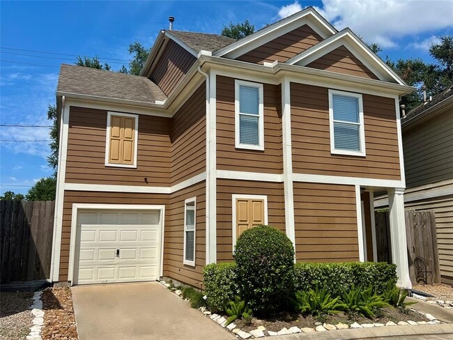 Building Photo - 7035 Woodridge Square Dr