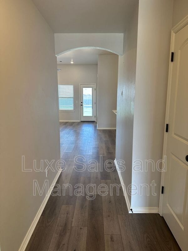 Building Photo - 15749 Potomac Dr