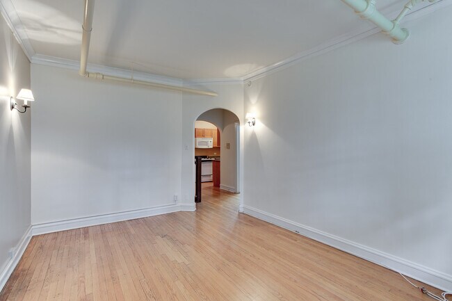Building Photo - 4891 N Hermitage Ave