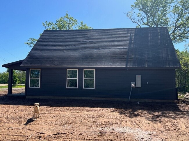 Foto del edificio - 10733 Shady Oaks Dr