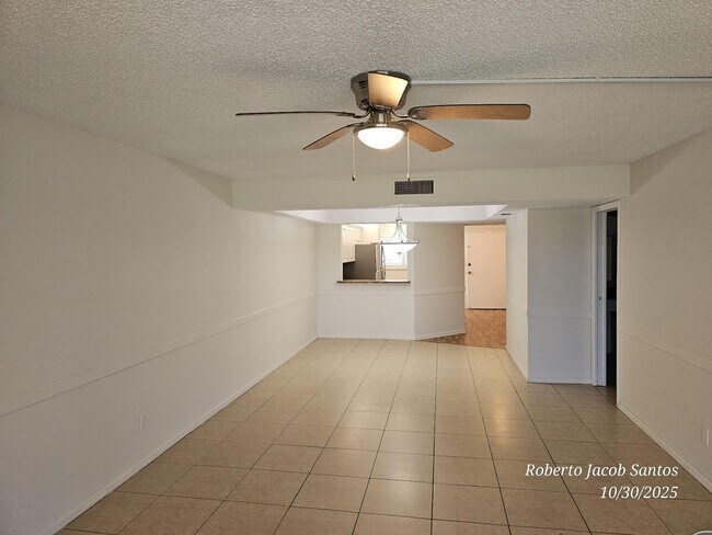 Foto del edificio - 23305 Barwood Ln N
