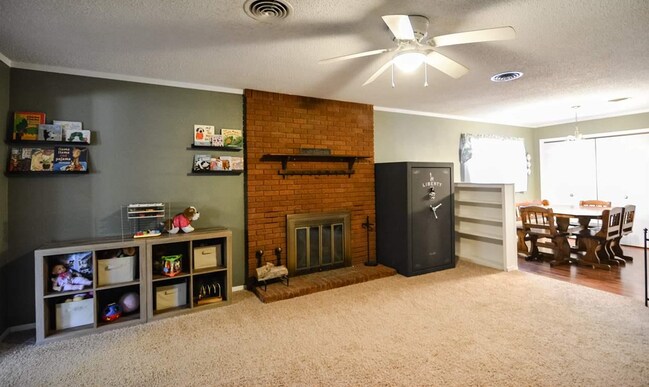 Building Photo - 1712 Glenarm Dr