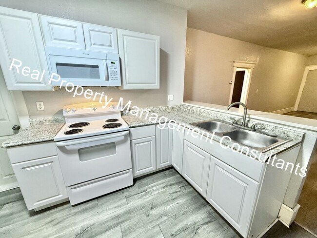 Foto del edificio - Renovated 2 Bedroom with Deposit Free Living via Obligo