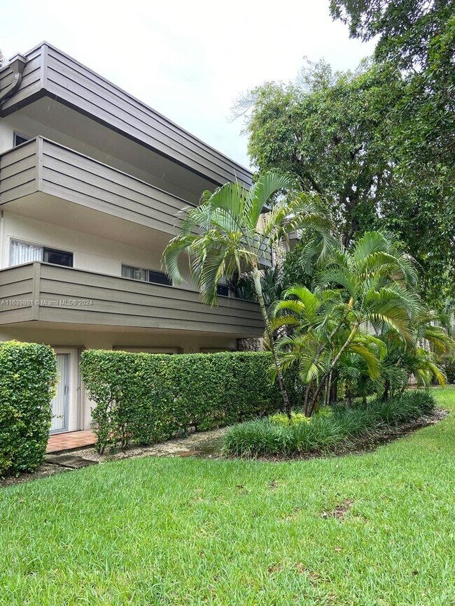 Building Photo - 8335 SW 72nd Ave